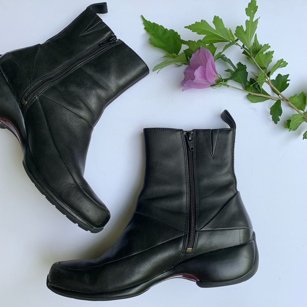 Merrell Spire Black Zip Booties | 8.5